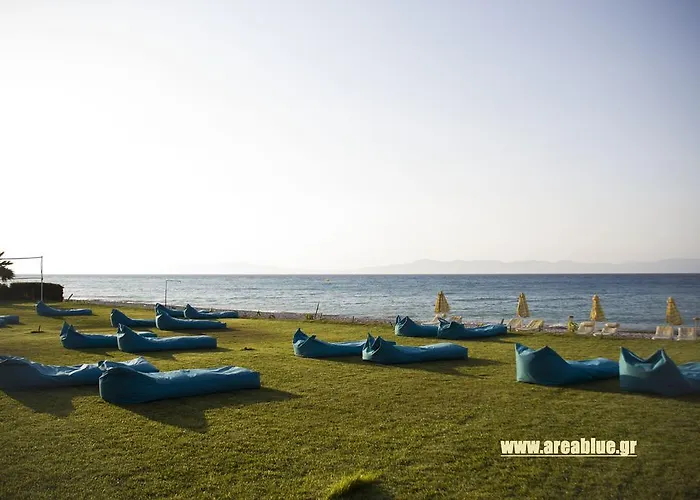 Area Blue Aparthotel 3*