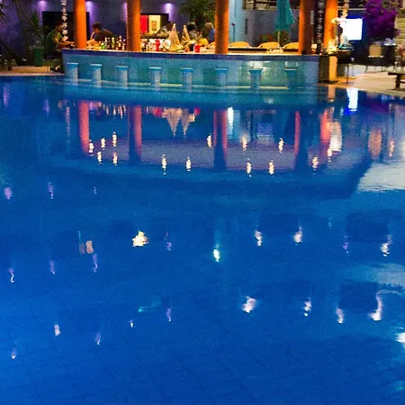 Area Blue Aparthotel 3*