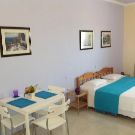 מלון דירות Area Blue 3*