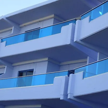 מלון דירות Area Blue 3*